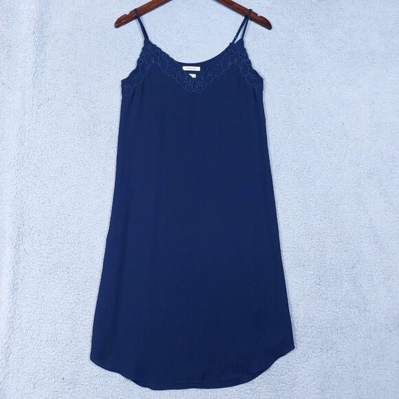 Babaton Dresses & Skirts - Babaton Slip Dress Women XXS Blue Floral Embroidered Sleeveless Lined Cocktail